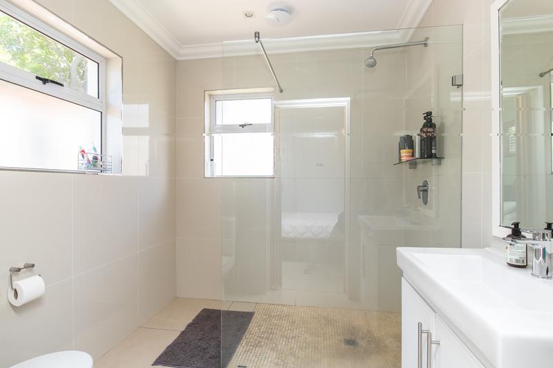 3 Bedroom Property for Sale in Constantia Western Cape